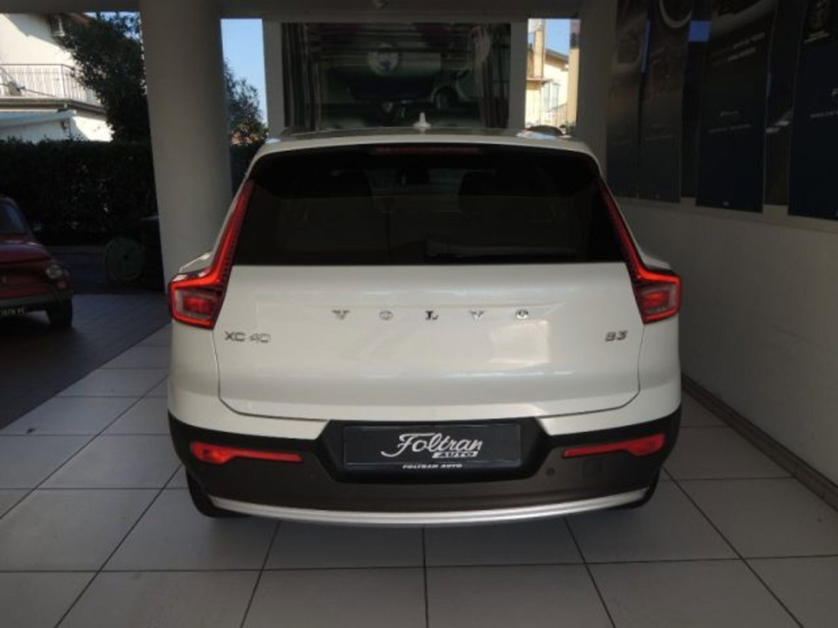 Volvo XC40 B3 automatico Core (5)