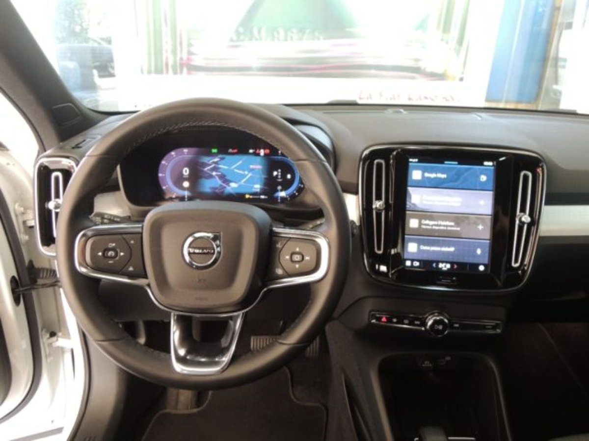 Volvo XC40 B3 automatico Core (8)