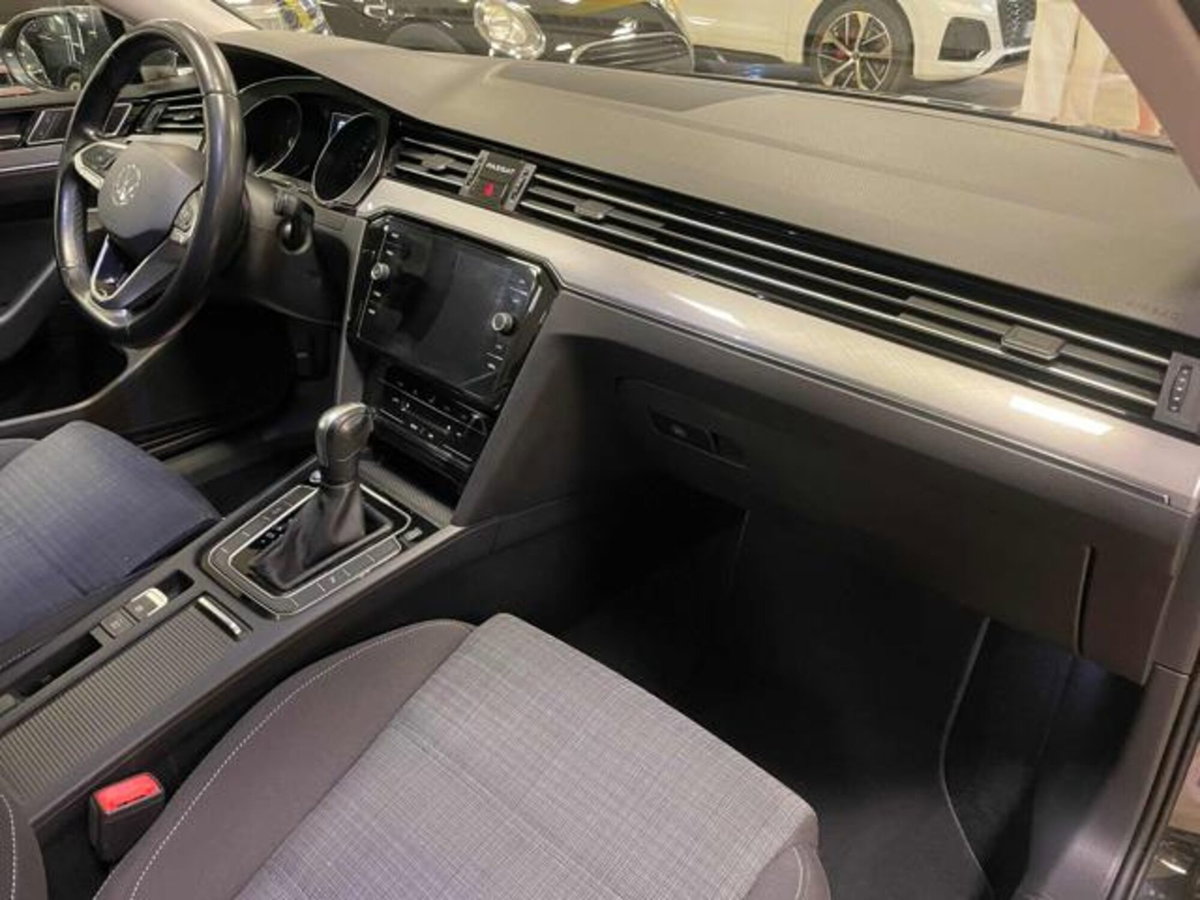 Volkswagen Passat Variant 2.0 TDI SCR EVO DSG Business (11)