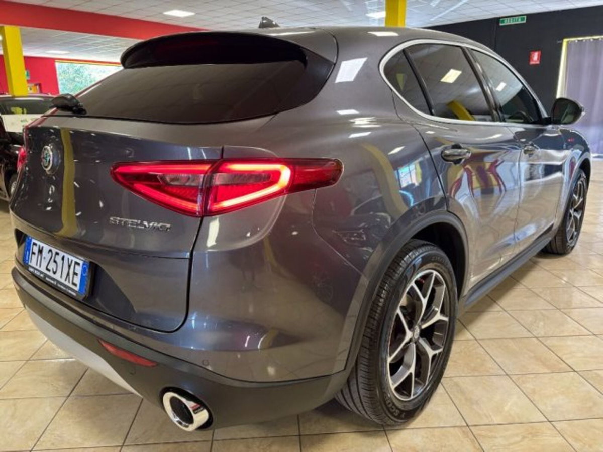 Alfa Romeo Stelvio Stelvio 2.2 Turbodiesel 210 CV AT8 Q4 Veloce (6)