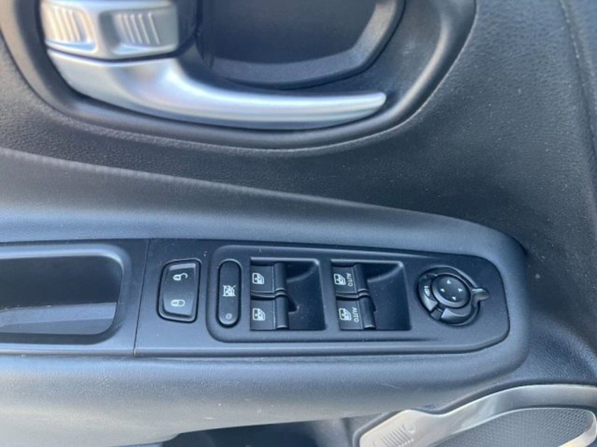 Jeep Renegade 1.6 Mjt 120 CV Limited (14)