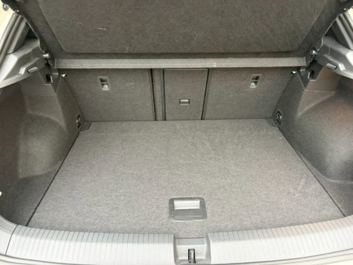 Volkswagen T-Roc 1.0 TSI R-Line (18)