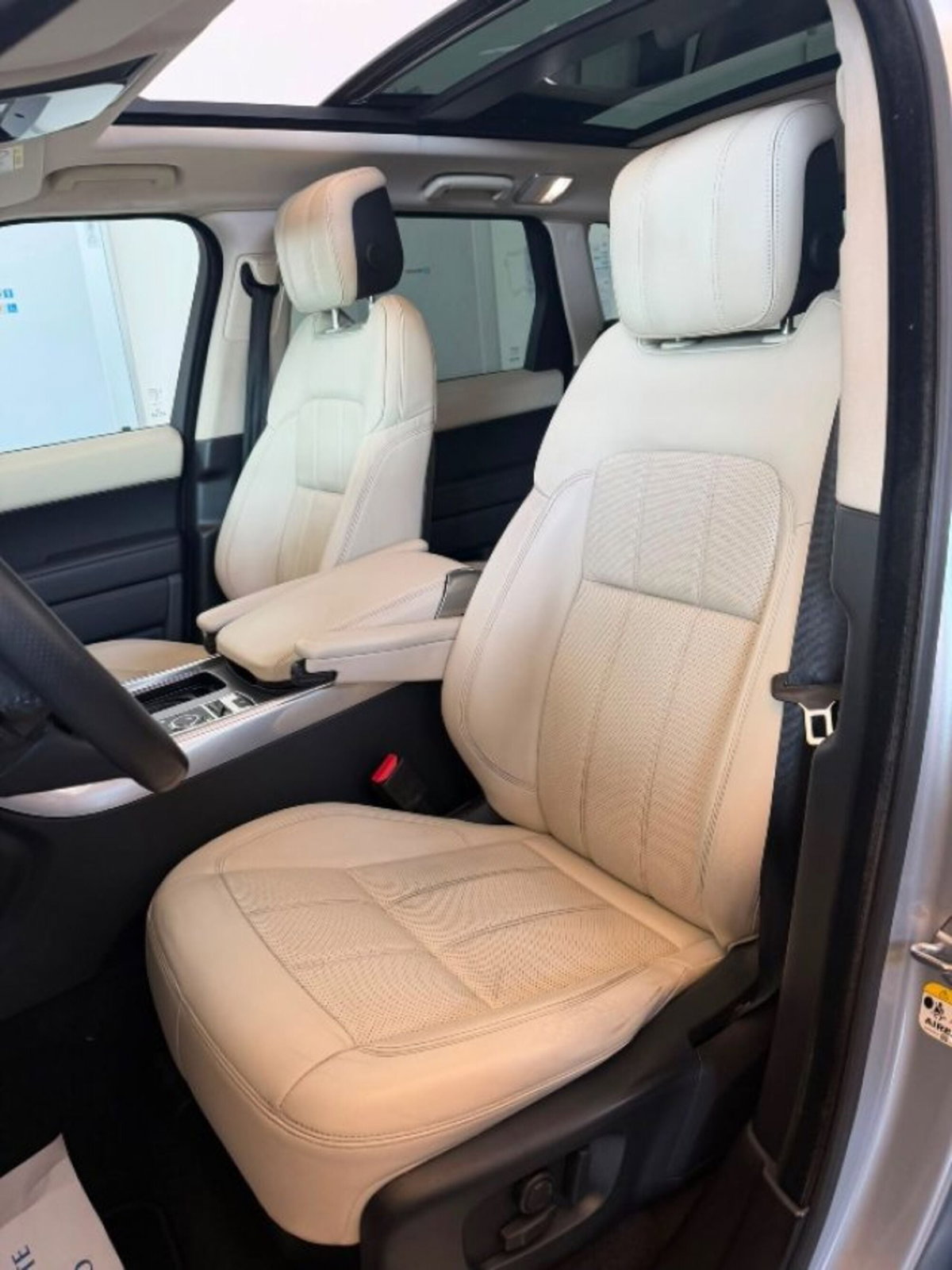 Land Rover Range Rover Sport 3.0 TDV6 HSE (12)