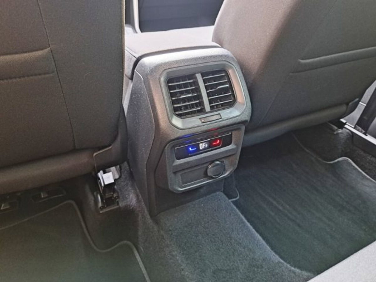 Volkswagen Tiguan 2.0 TDI 150 CV SCR DSG 4MOTION Life (9)