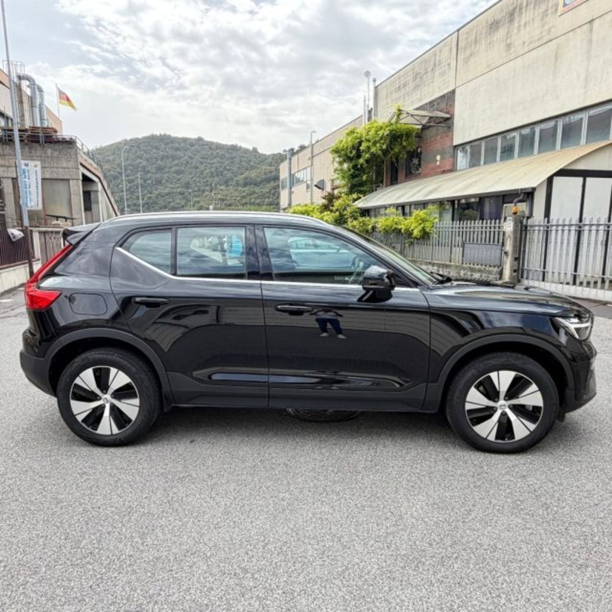 Volvo XC40 T4 Recharge Plug-in Hybrid R-design (5)