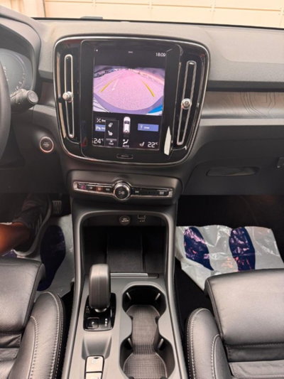 Volvo XC40 T4 Recharge Plug-in Hybrid R-design (8)