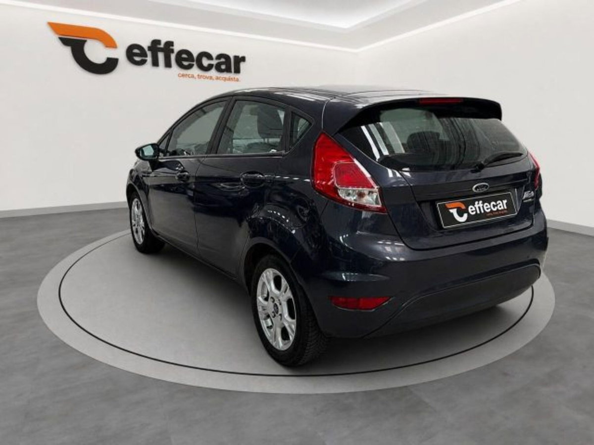 Ford Fiesta 1.5 TDCi 75CV 5 porte Titanium (4)
