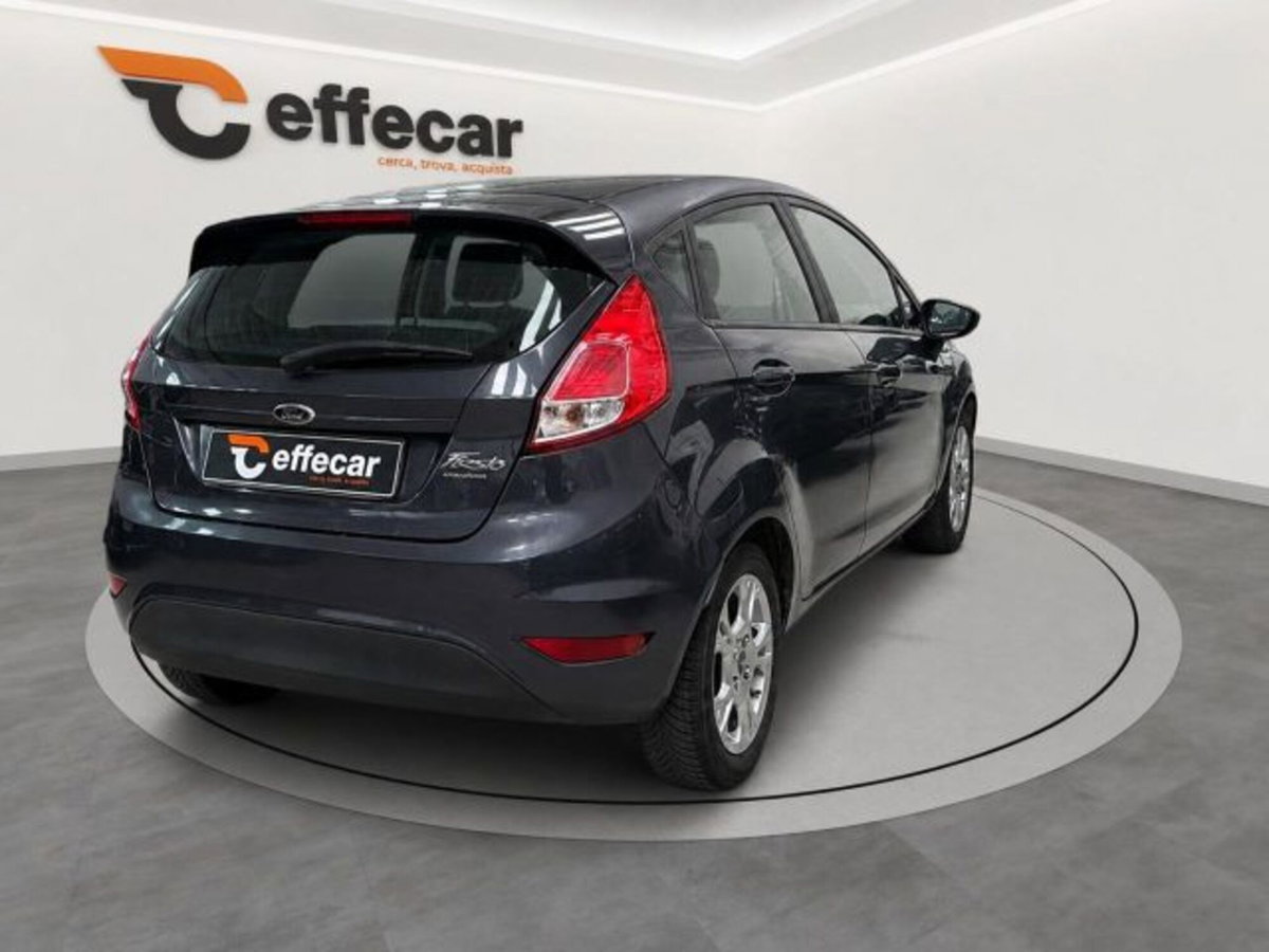 Ford Fiesta 1.5 TDCi 75CV 5 porte Titanium (5)