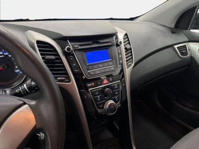 Hyundai i30 1.4 CRDi 5p. Classic (10)