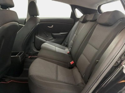Hyundai i30 1.4 CRDi 5p. Classic (13)