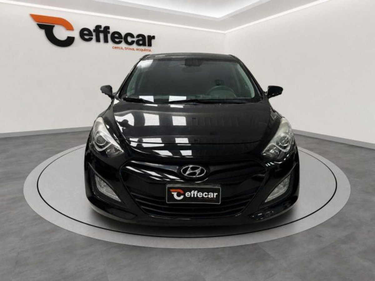 Hyundai i30 1.4 CRDi 5p. Classic (2)