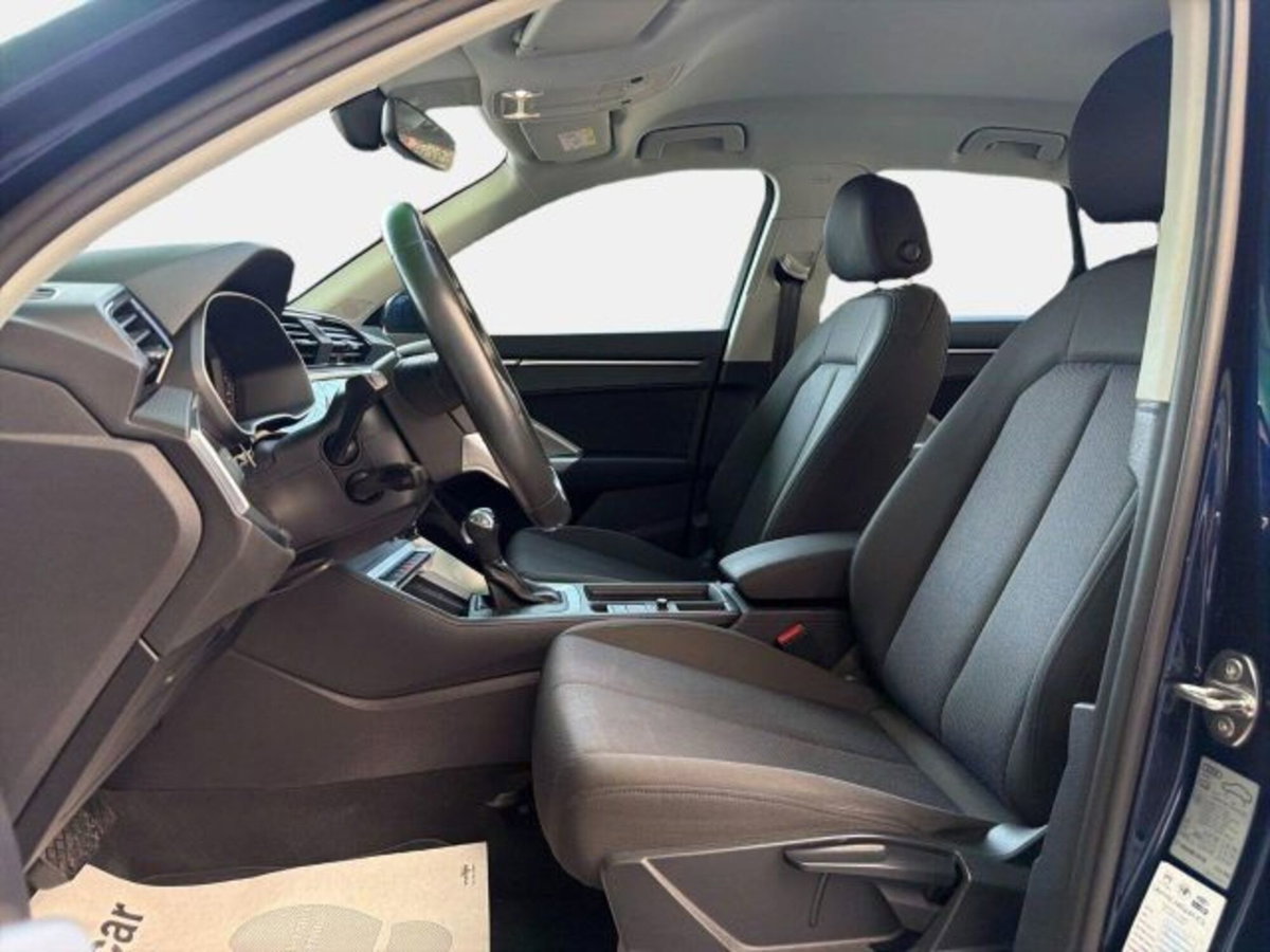 Audi Q3 35 TDI quattro S tronic Business (12)