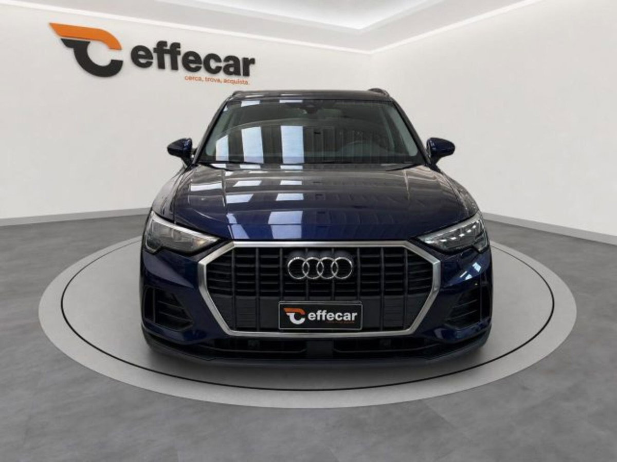 Audi Q3 35 TDI quattro S tronic Business (2)