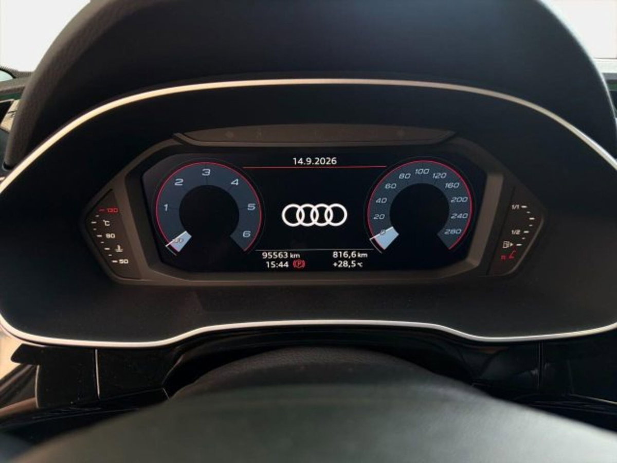 Audi Q3 35 TDI quattro S tronic Business (9)