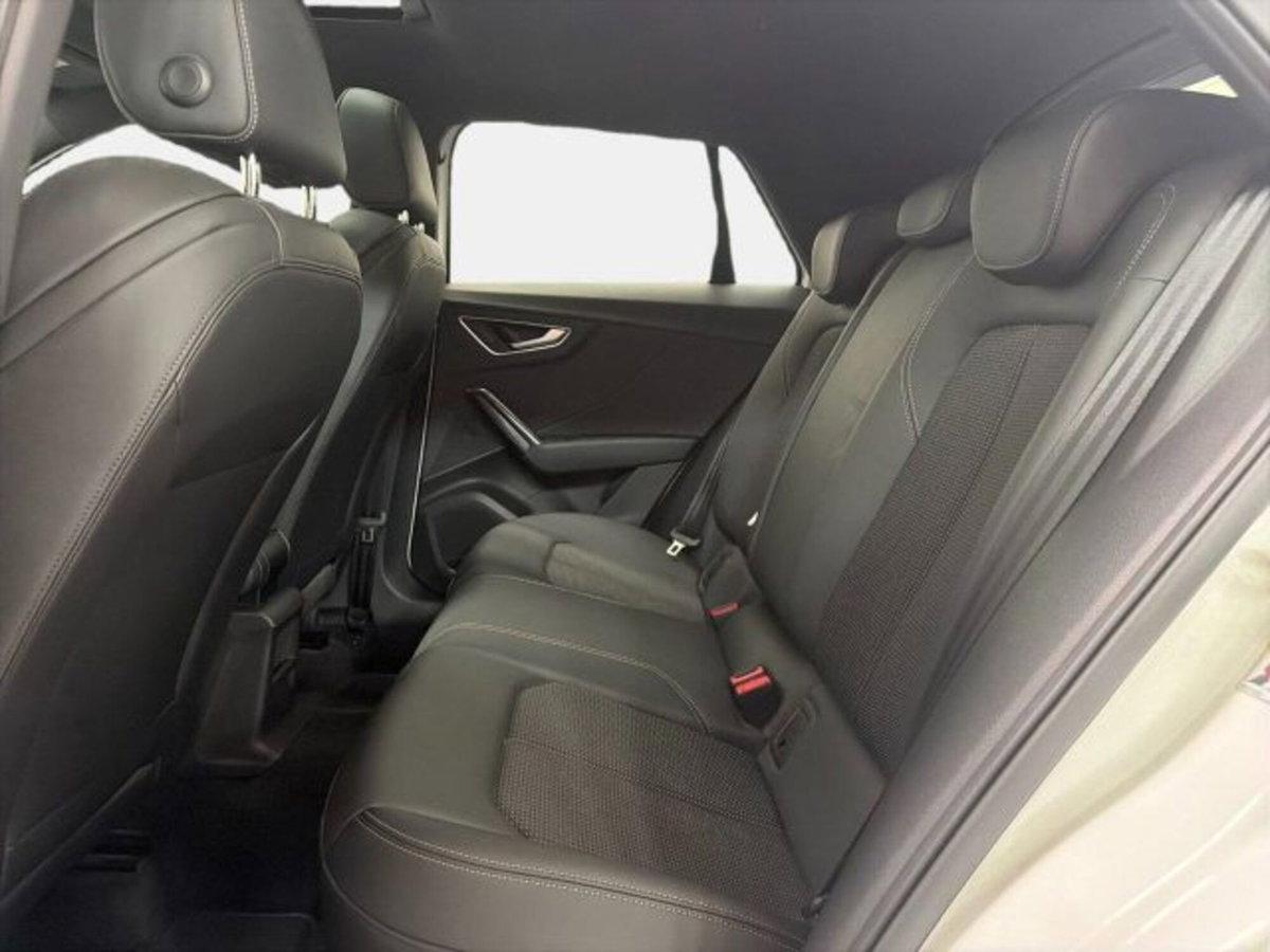 Audi Q2 Q2 35 TDI quattro S tronic Identity Black (13)