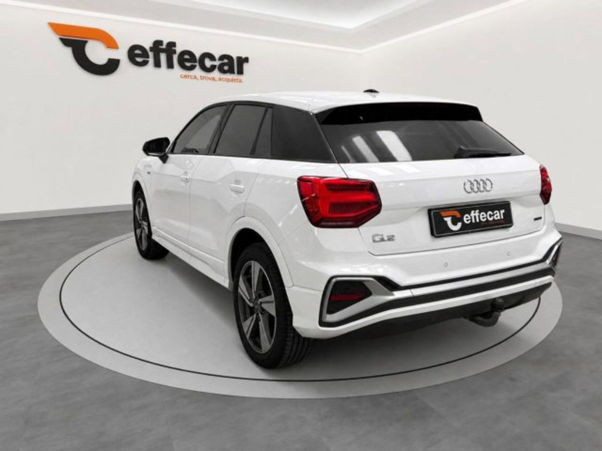 Audi Q2 Q2 35 TDI quattro S tronic Identity Black (4)