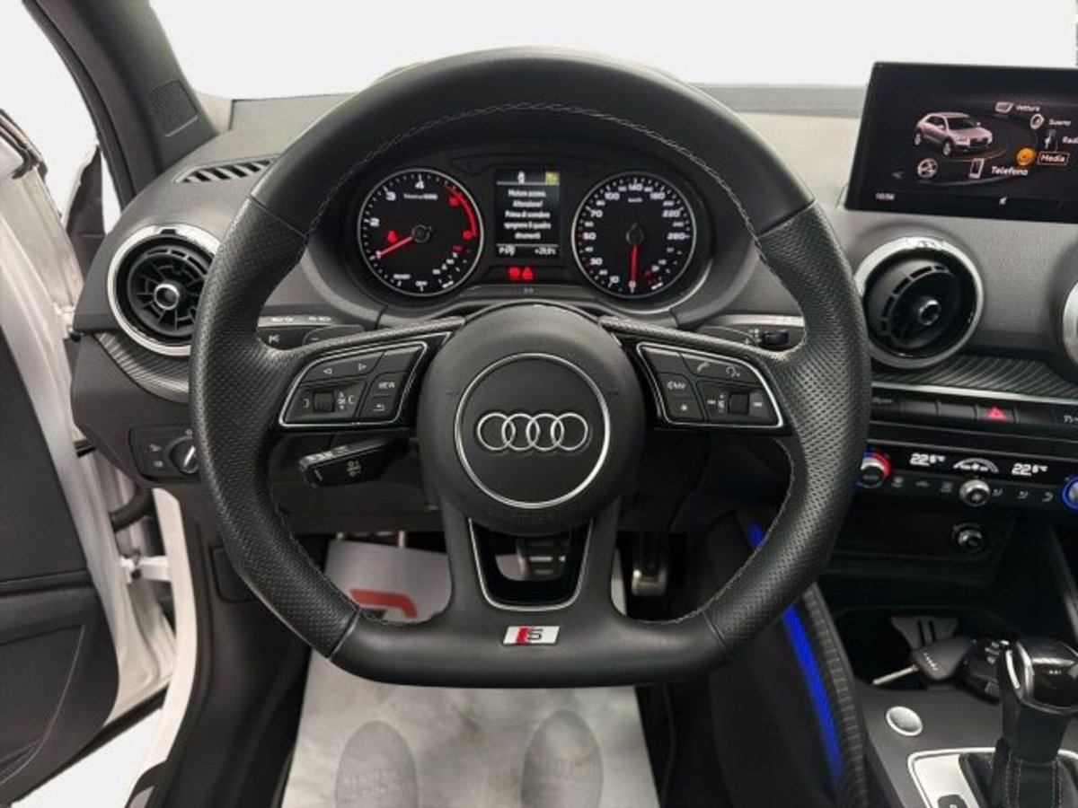 Audi Q2 Q2 35 TDI quattro S tronic Identity Black (8)