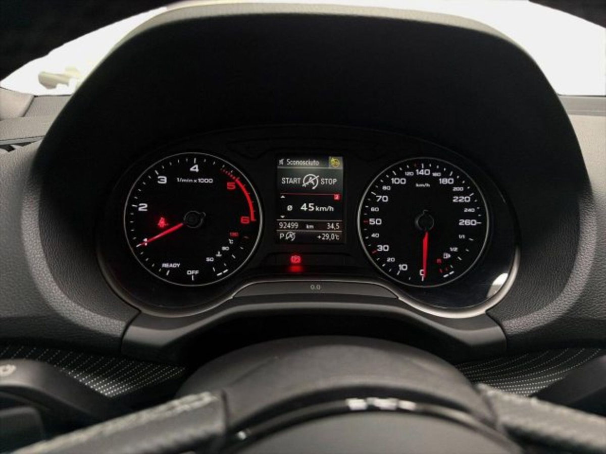Audi Q2 Q2 35 TDI quattro S tronic Identity Black (9)