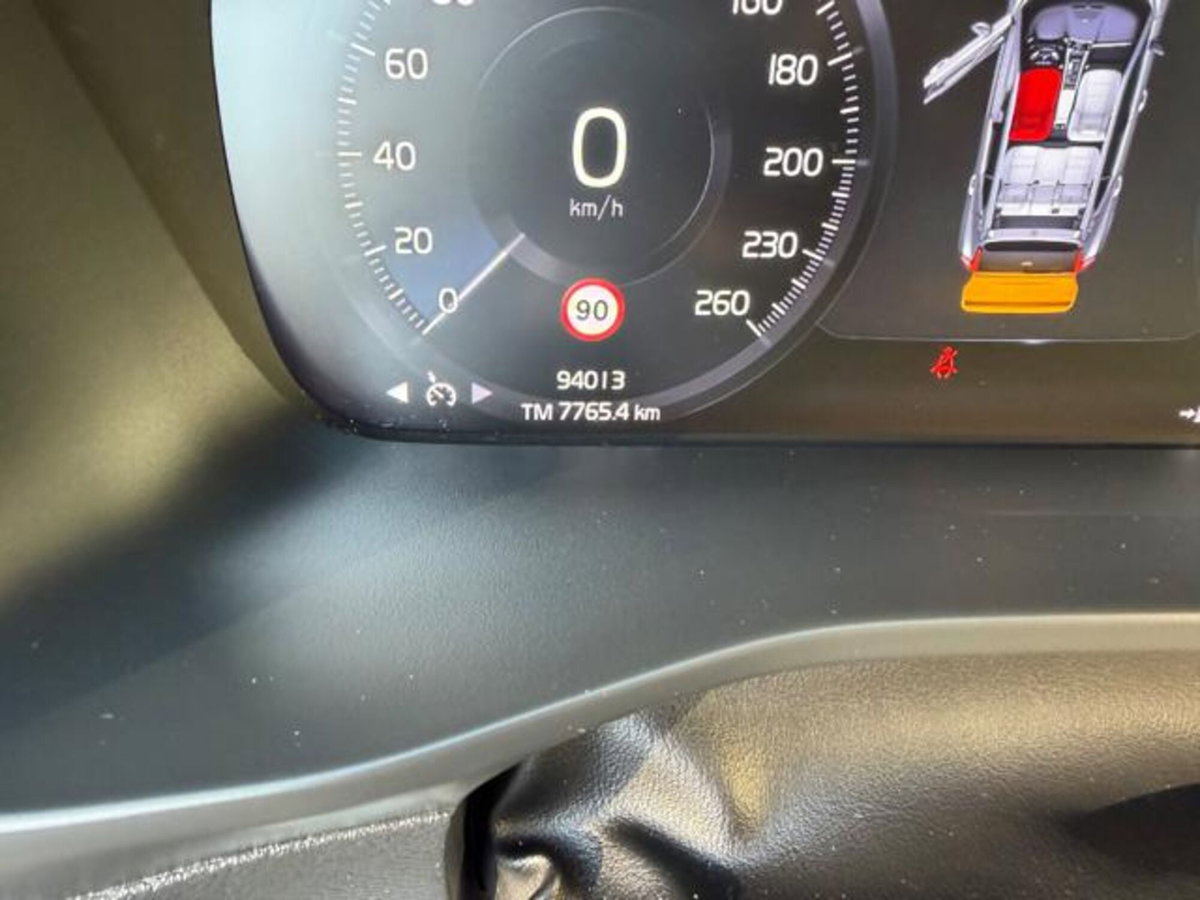 Volvo XC40 T4 Recharge Plug-in Hybrid automatico Core (7)