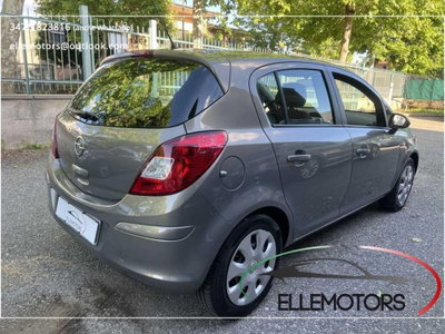 Opel Corsa 1.2 5 porte Cosmo (4)