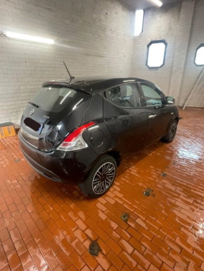 Lancia Ypsilon 1.0 FireFly 5 porte S&S Hybrid Silver Plus (18)