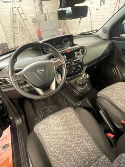 Lancia Ypsilon 1.0 FireFly 5 porte S&S Hybrid Silver Plus (7)