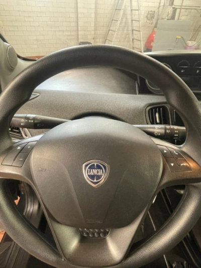 Lancia Ypsilon 1.0 FireFly 5 porte S&S Hybrid Silver Plus (9)