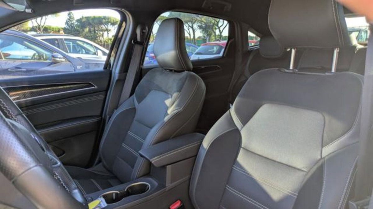 Renault Arkana Hybrid E-Tech 145 CV Engineered (12)