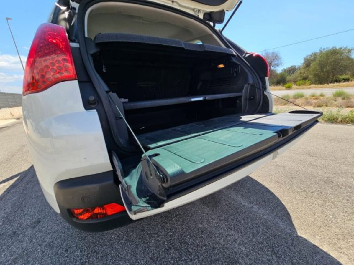 Peugeot 3008 2.0 HDi 150CV Outdoor (10)