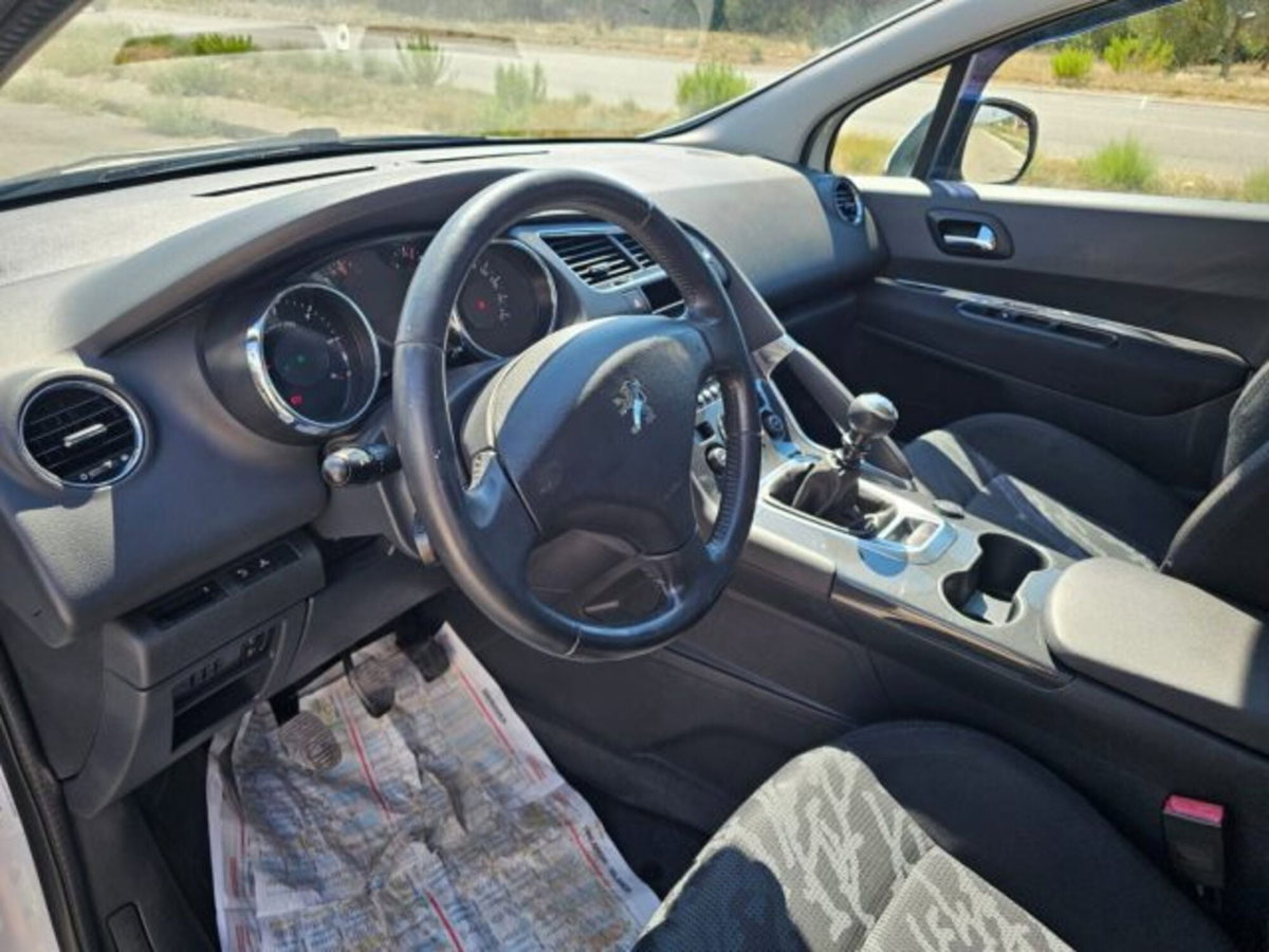 Peugeot 3008 2.0 HDi 150CV Outdoor (15)