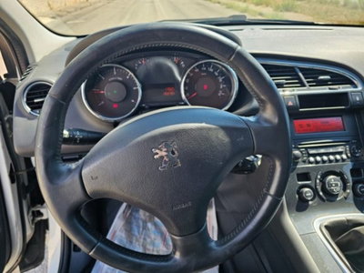 Peugeot 3008 2.0 HDi 150CV Outdoor (16)