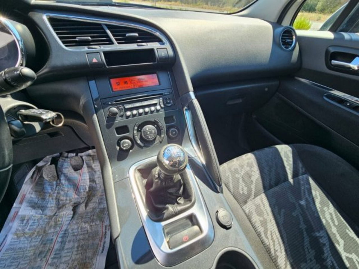 Peugeot 3008 2.0 HDi 150CV Outdoor (18)
