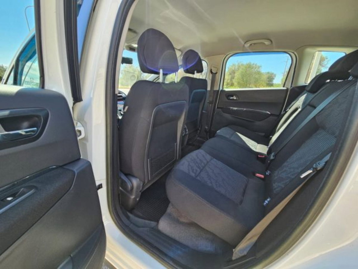Peugeot 3008 2.0 HDi 150CV Outdoor (20)