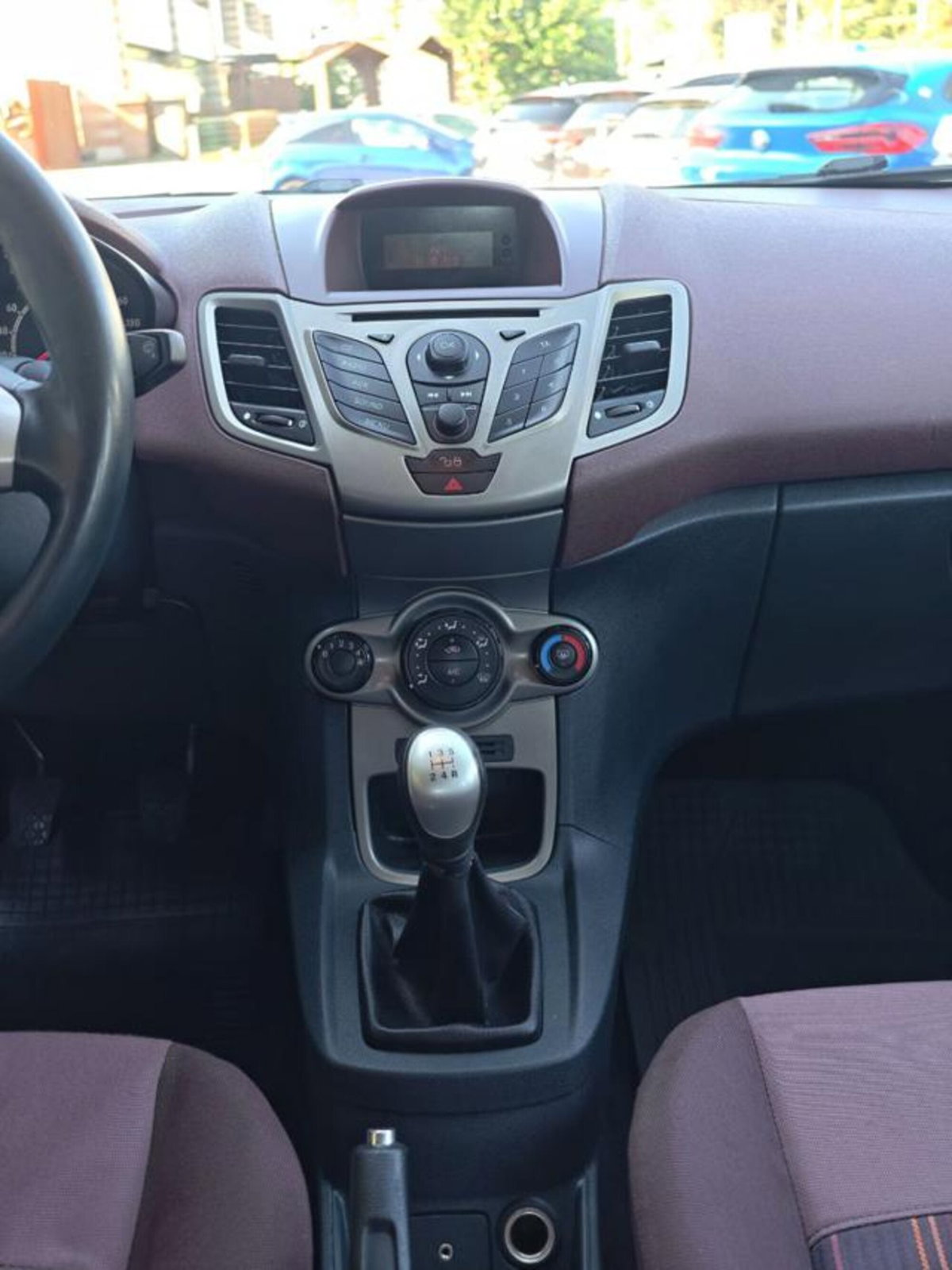 Ford Fiesta 1.2 82CV 5 porte (10)