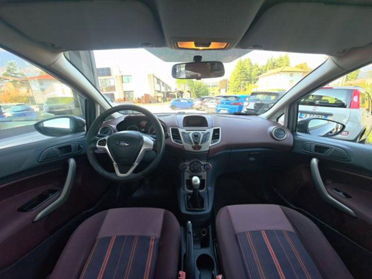 Ford Fiesta 1.2 82CV 5 porte (9)
