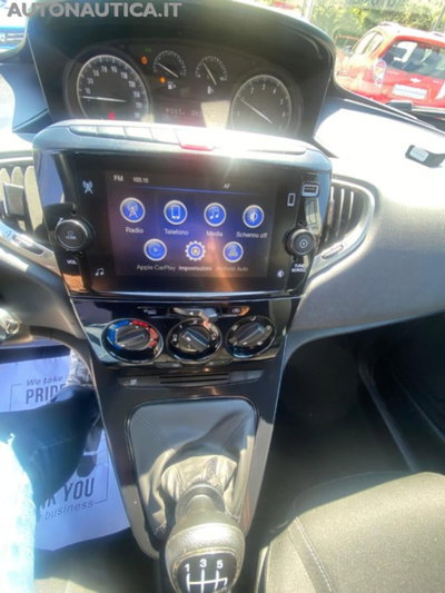 Lancia Ypsilon 1.0 FireFly 5 porte S&S Hybrid Ecochic A. Ferretti (12)