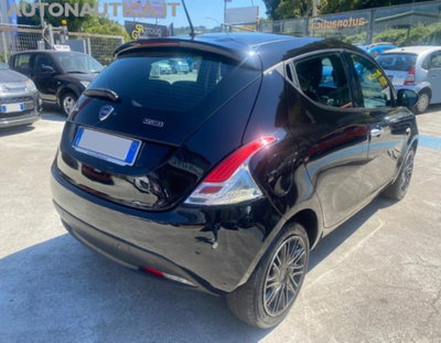 Lancia Ypsilon 1.0 FireFly 5 porte S&S Hybrid Ecochic A. Ferretti (4)