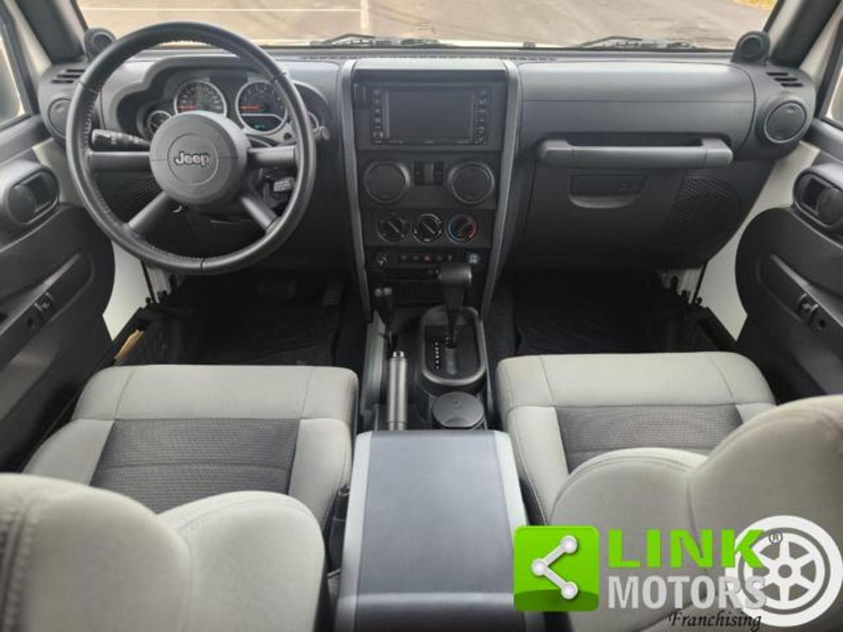 Jeep Wrangler 3.8 Rubicon Auto (6)