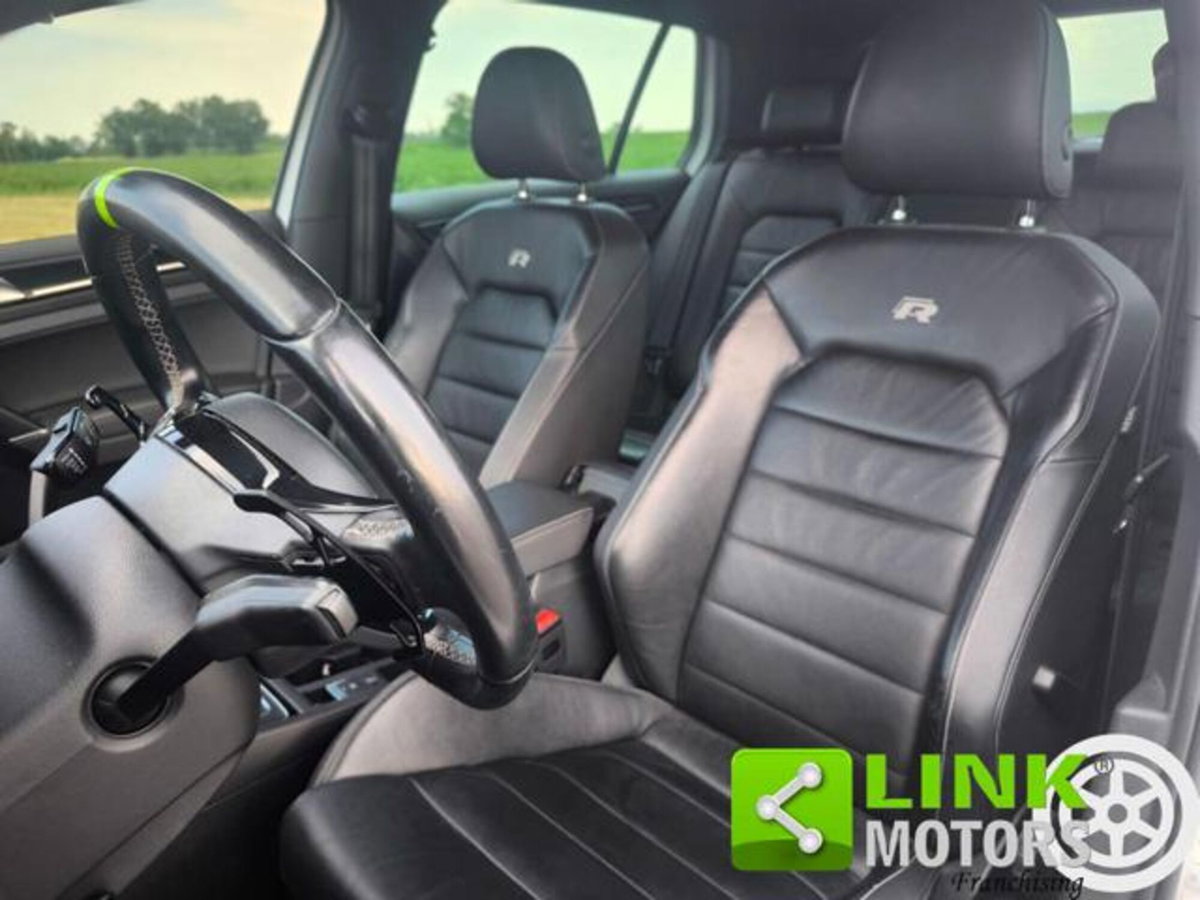 Volkswagen Golf 2.0 TSI 4mot. DSG 5p. R (14)