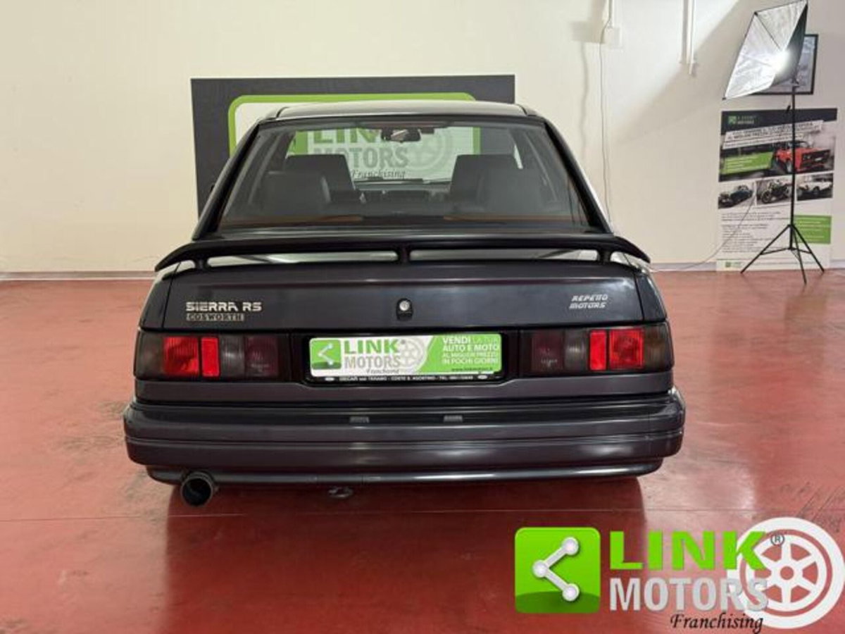 Ford Sierra 4 porte 4x4 Cosworth (5)