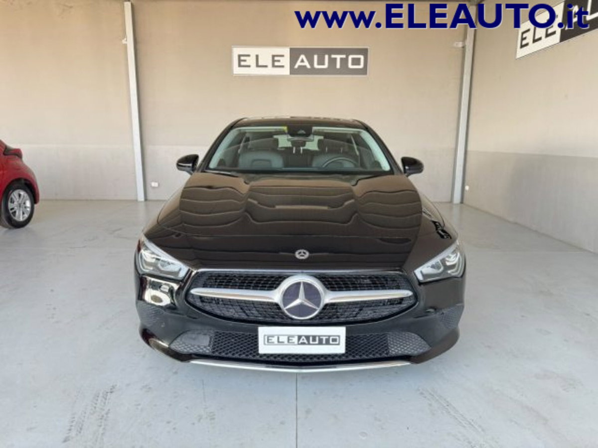 Mercedes-Benz CLA Shooting Brake 200 d Automatic Shooting Brake Sport (2)