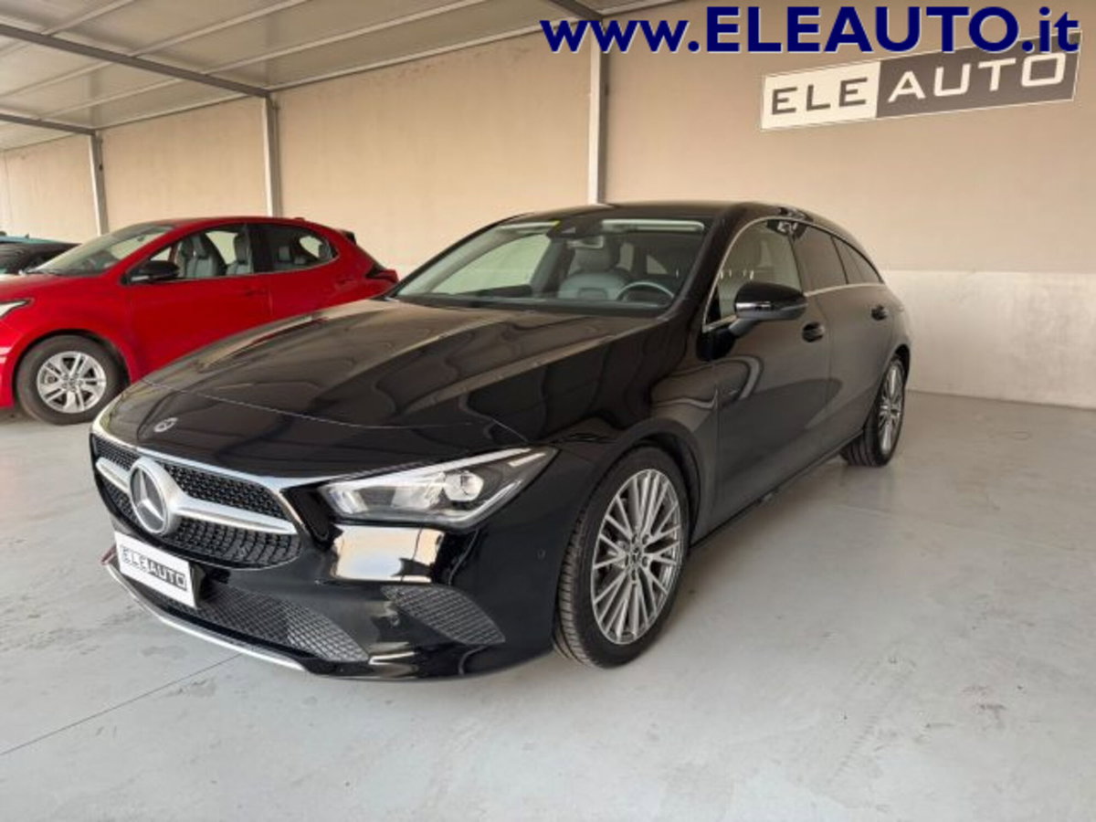 Mercedes-Benz CLA Shooting Brake 200 d Automatic Shooting Brake Sport (3)