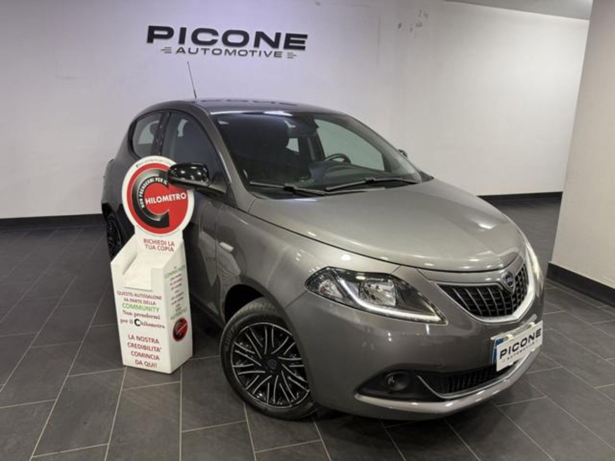 Lancia Ypsilon 1.0 FireFly 5 porte S&S Hybrid Gold Plus