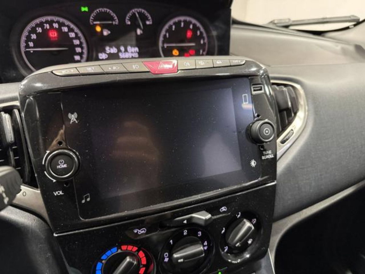 Lancia Ypsilon 1.0 FireFly 5 porte S&S Hybrid Gold Plus (11)