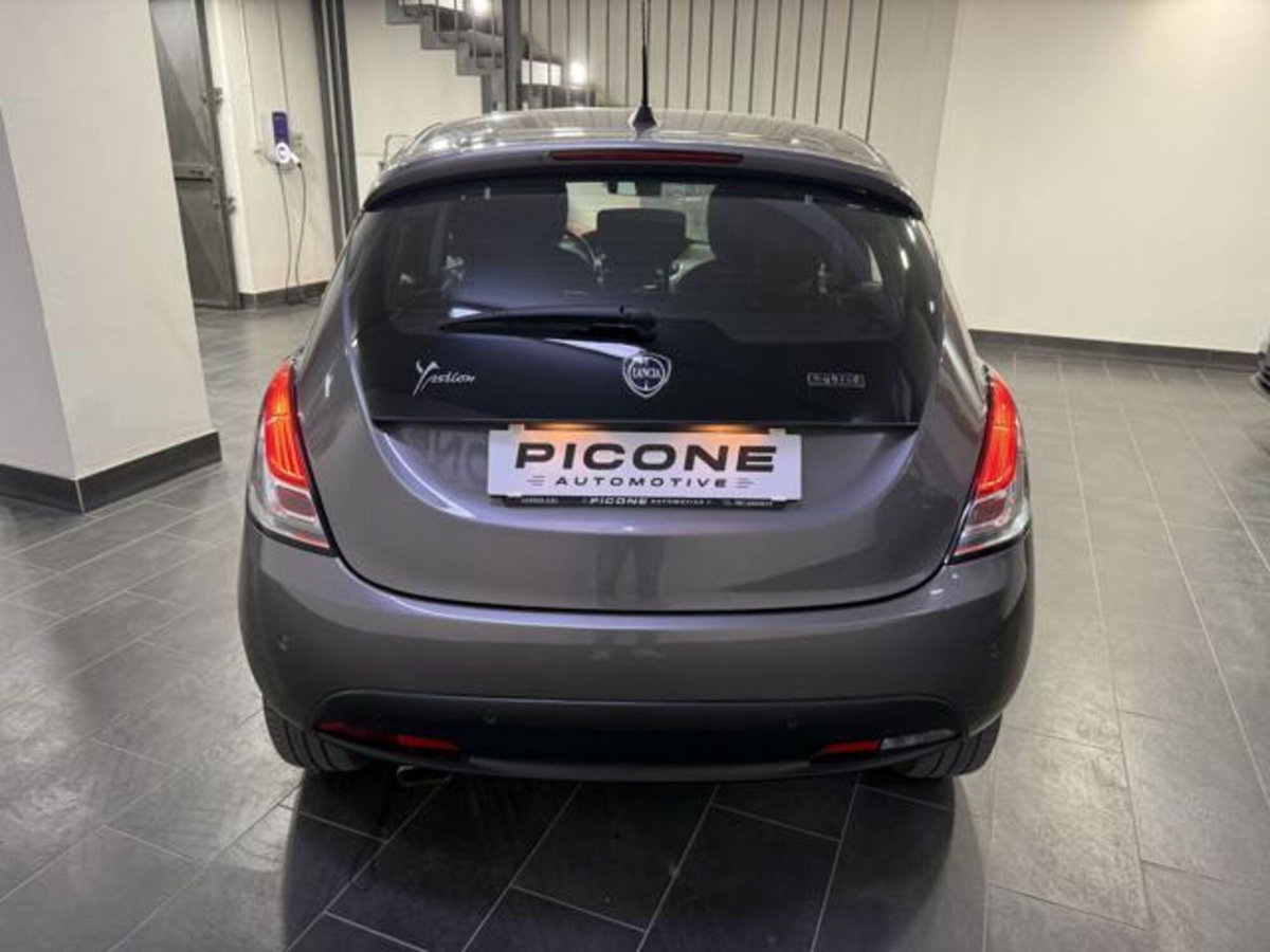 Lancia Ypsilon 1.0 FireFly 5 porte S&S Hybrid Gold Plus (4)