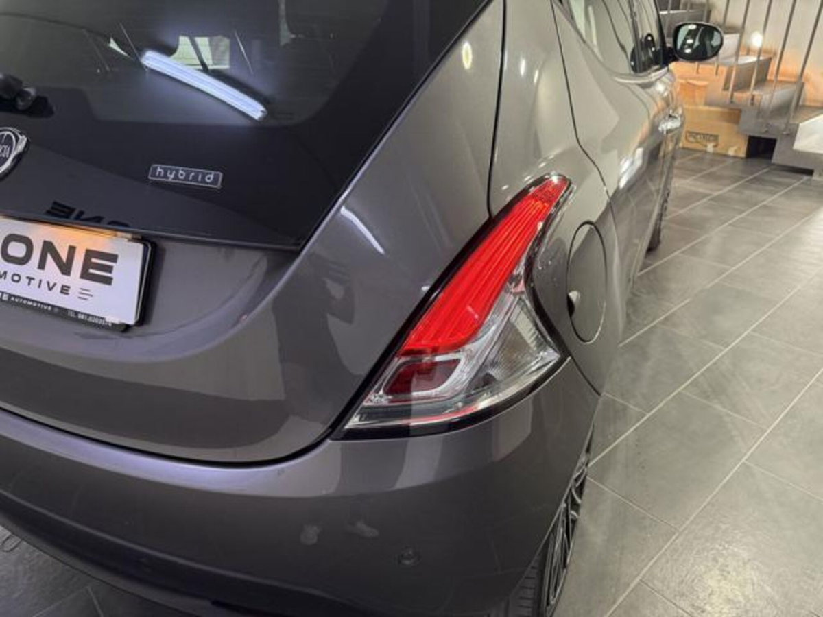 Lancia Ypsilon 1.0 FireFly 5 porte S&S Hybrid Gold Plus (5)