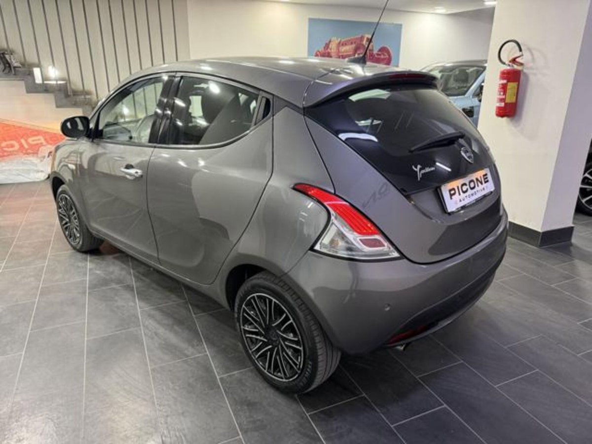 Lancia Ypsilon 1.0 FireFly 5 porte S&S Hybrid Gold Plus (6)