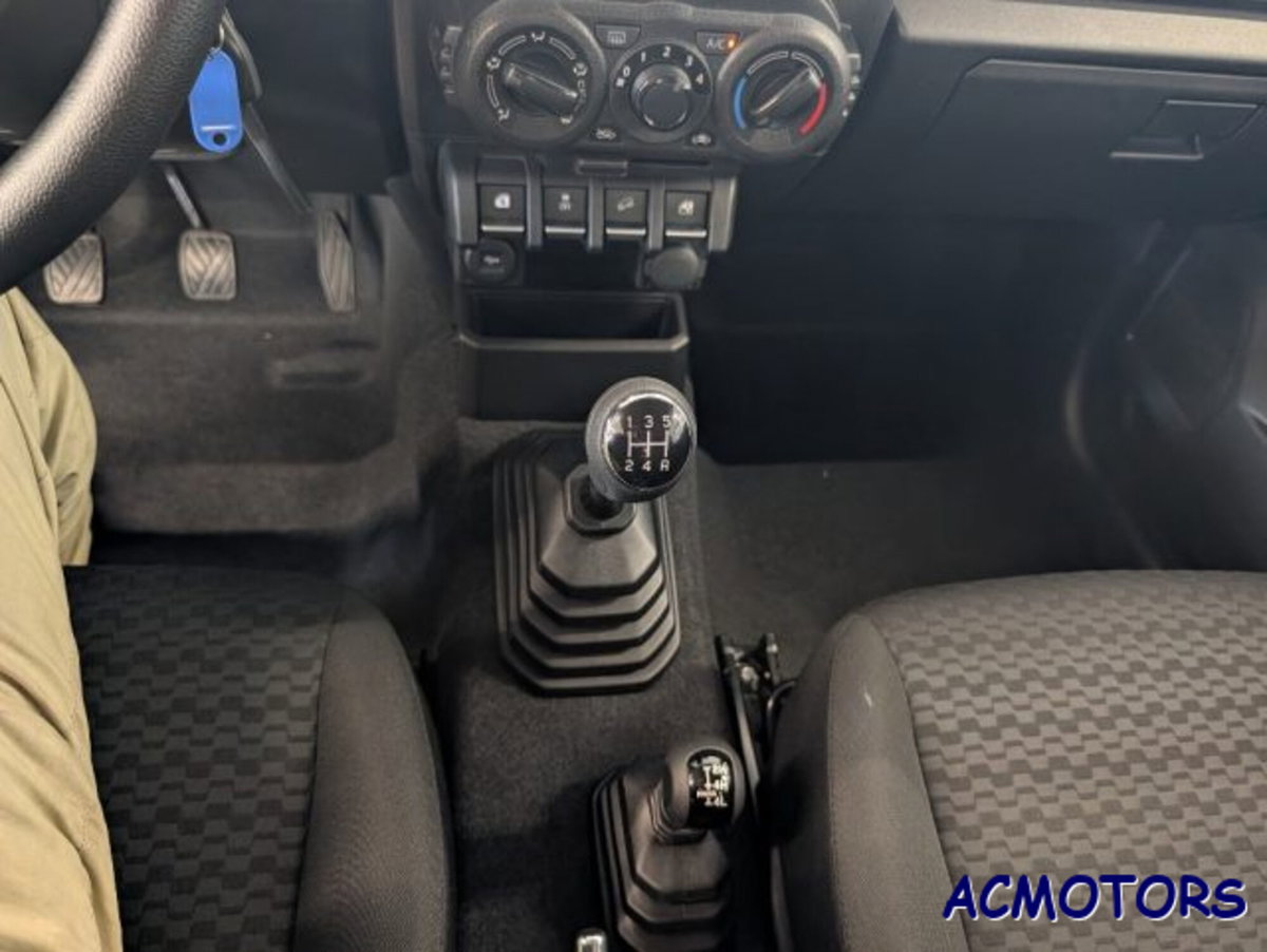 Suzuki Jimny 1.5 5MT Top (12)