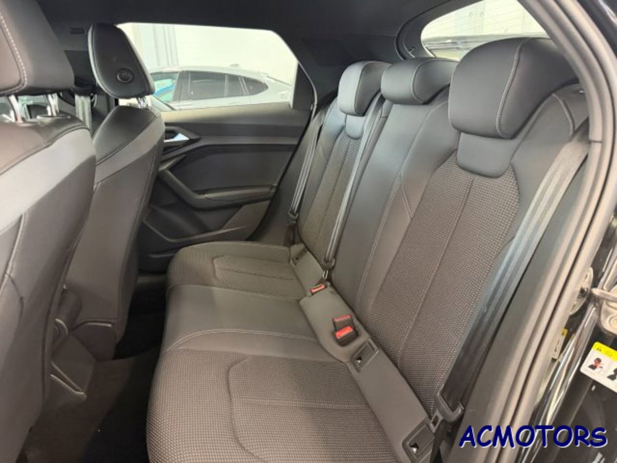 Audi A1 allstreet allstreet 35 TFSI S tronic Identity Contrast (10)