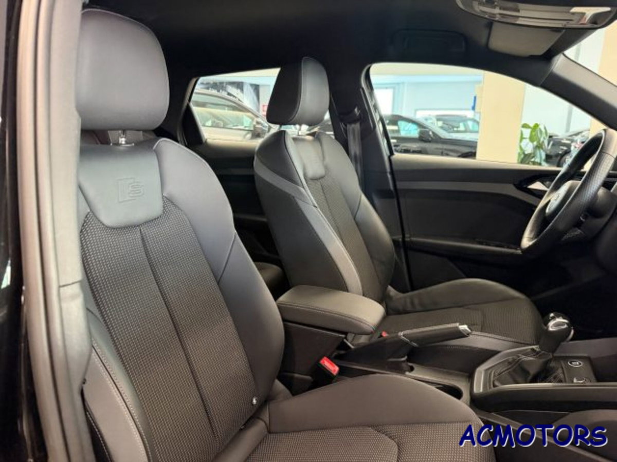 Audi A1 allstreet allstreet 35 TFSI S tronic Identity Contrast (12)